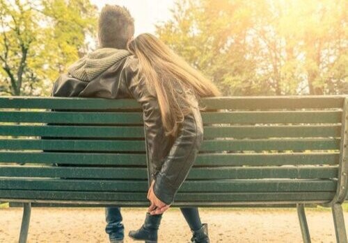 男友和前妻离婚财产该如何分割