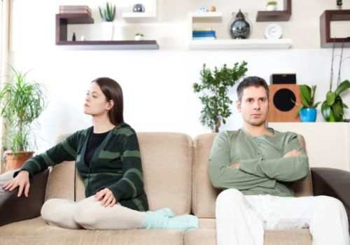 夫妻离婚房产没确权怎么办_1